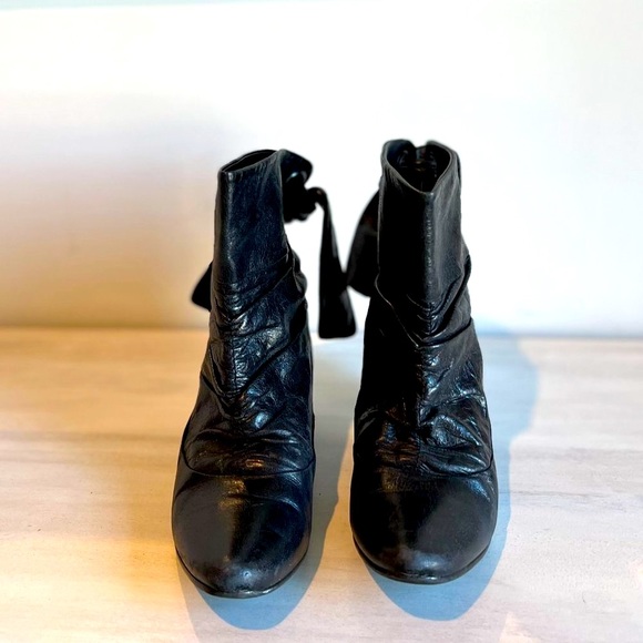 Aldo Black Bootie - Picture 5 of 5